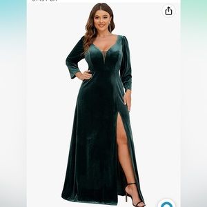 Gorgeous Plus Velvet evening dress.  Perfect for prom or formals NWT Sz 18